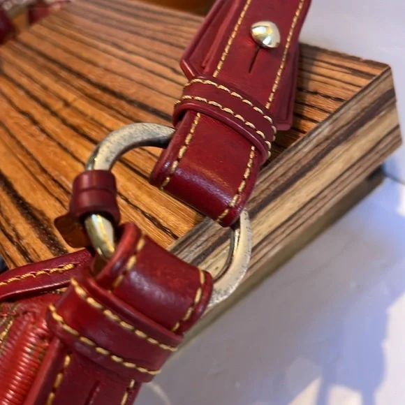 Dooney & Bourke Limited Edition 1975 Red /Burgundy Dillen Belvedere Hobo  Bag - Picture 5 of 13